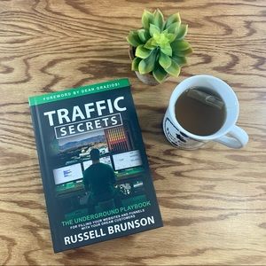 5/$10 📚 Traffic Secrets by Russell Brunson | Hardcover book
